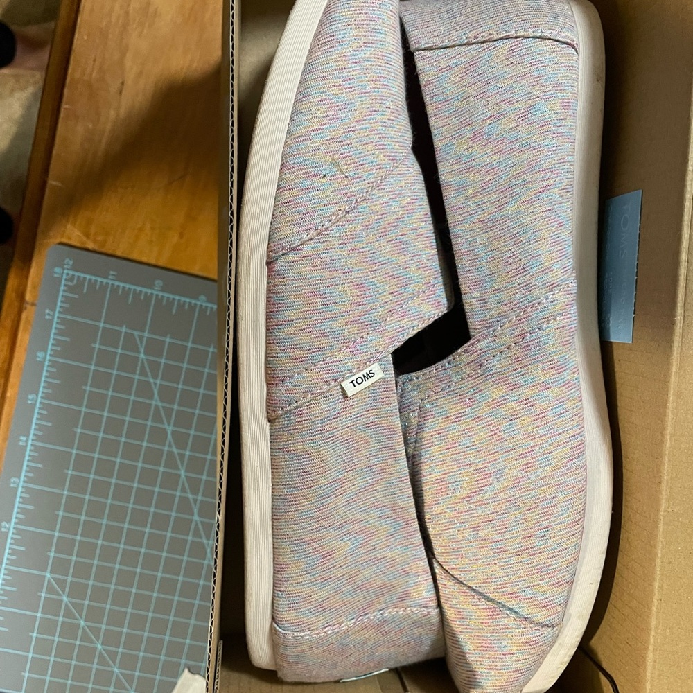 Women’s Toms